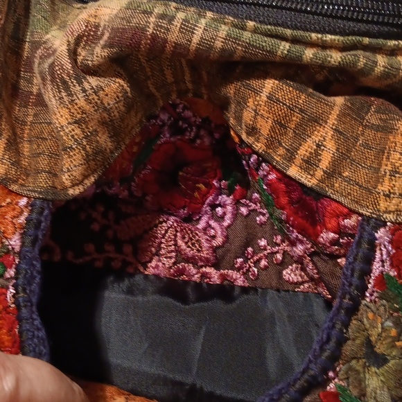 Floral Patchwork Embroidered Shoulder Bag - Picture 7 of 13